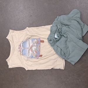 Garanimals 3T/NP3 set shirt and shorts.